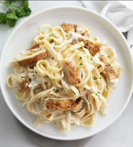Alfredo Pasta (Chicken) باستا ألفريدو (دجاج)