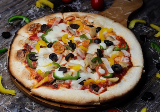 Veggie Pizza (بيتزا الخضار)